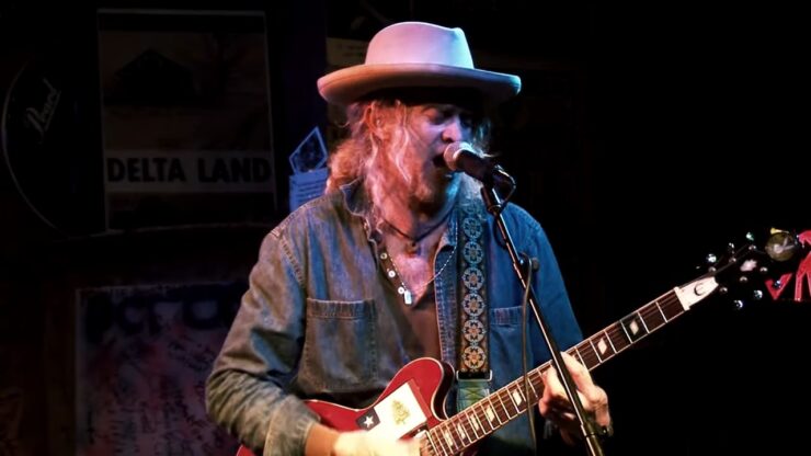 Jimbo Mathus performing a live concert